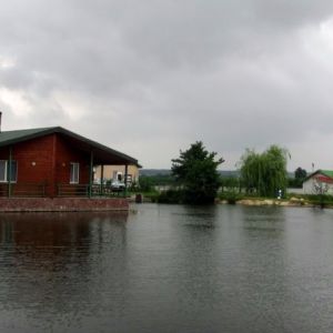 Озерний край