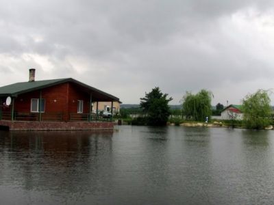 Озерний край