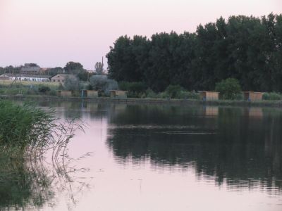Водоемы в Мирном и Петродолине