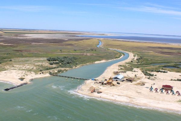 Из Молочного лимана в Азовское море